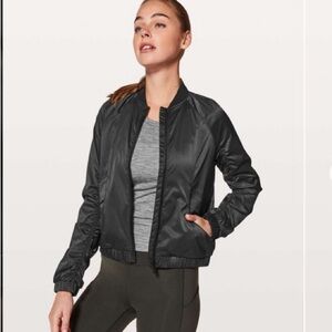 Lululemon Above the clouds black jacket